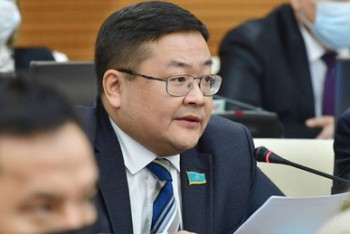 Фотография к новости: Айдос Сарым о Мади Ахметове и суицидах в армии Казахстана