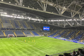 Фотография к новости: Крыша течёт, стены рушатся: в "Астана Арена" не раскрыли расходы на ремонт