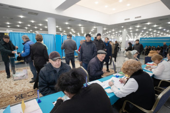 Фотография к новости: В Казахстане к голосованию приступили  8 272 избирательных участка