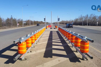 Фотография к новости: Вращающееся ограждение установили на трассе "Екатеринбург-Алматы"