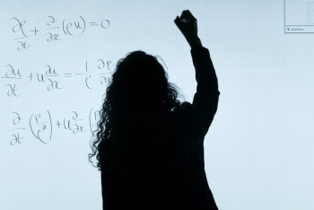 Фотография к новости: Кого из педагогов освободят от аттестации, рассказали в Минпросвещения