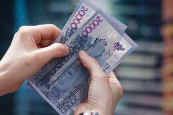 Фотография к новости: Около 6 тысяч казахстанцев оформили госпособия через SMS