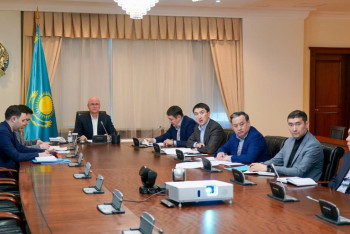 Фотография к новости: Спекуляции на АЗС и "придерживание" топлива на нефтебазах обсудили в Правительстве