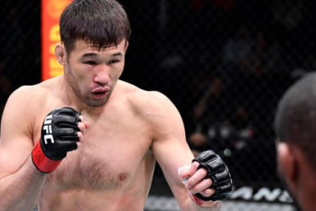 Фотография к новости: Шавкат Рахмонов послал в нокдаун китайского бойца UFC