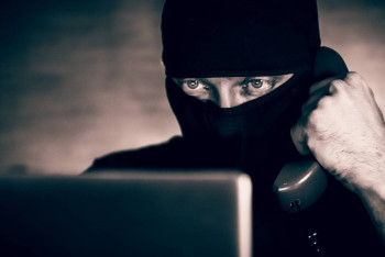 Фотография к новости: В Уральске "заминировали" редакцию областного СМИ