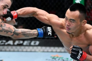 Фотография к новости: Жестоким нокаутом завершился бой казаха против американца в UFC