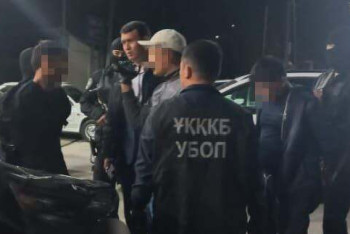 Фотография к новости: "Угрожали ножом" - о вымогательстве 5 миллионов тенге заявил житель Туркестанской области