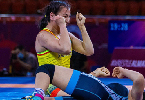 Фотография к новости: Эльмира Сыздыкова завоевала второе "золото" для Казахстана на чемпионате Азии по борьбе