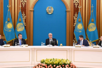 Фотография к новости: Токаев проводит заседание Национального совета по науке и технологиям в Астане