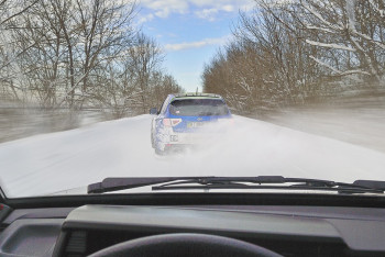 Фотография к новости: Сплошной гололёд: движение транспорта ограничили на выезде из Астаны