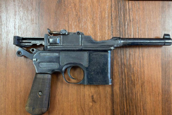 Фотография к новости: Старинный пистолет сдал в полицию житель Атырау