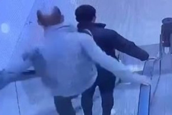 Фотография к новости: Житель Караганды столкнул с эскалатора незнакомого мужчину