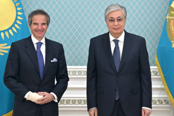 Фотография к новости: Токаев обсудил строительство АЭС в Казахстане с Гендиректором МАГАТЭ