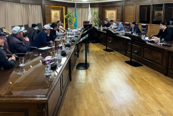 Фотография к новости: Решить проблему бастующих нефтяников по их сценарию невозможно