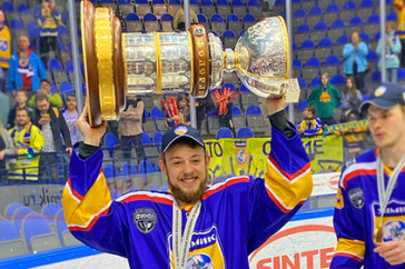 Фотография к новости: Казахстанский хоккеист стал обладателем Кубка Петрова