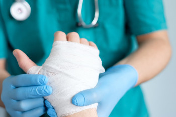 Фотография к новости: В Шымкенте десятилетний мальчик выжил после удара током и перенёс 19 операций