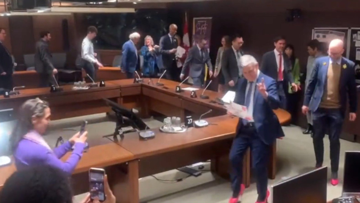  скриншот с видео