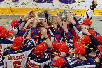 Фотография к новости: Казахстанец Даррен Диц забросил победную шайбу и выиграл Кубок Гагарина с ЦСКА