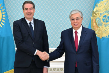 Фотография к новости: Токаев принял сопредседателя казахско-французской Межправительственной комиссии