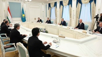 Фотография к новости: Дни культуры, товарооборот и Абу Ибн Сина - что обсуждали президенты Казахстана и Таджикистана в Акорде