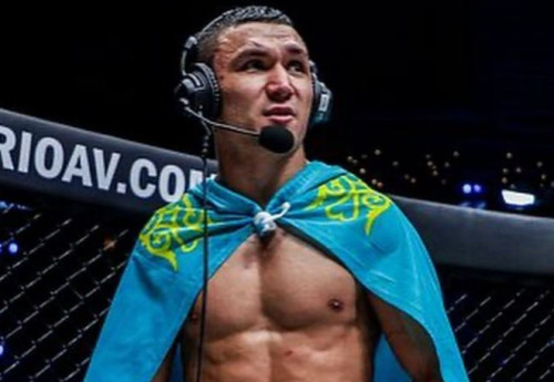 Фотография к новости: Кайрат Ахметов победил "Молнию" в США