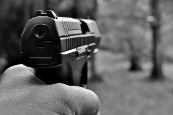 Фотография к новости: В Экибастузе устроили стрельбу на улице, один человек госпитализирован