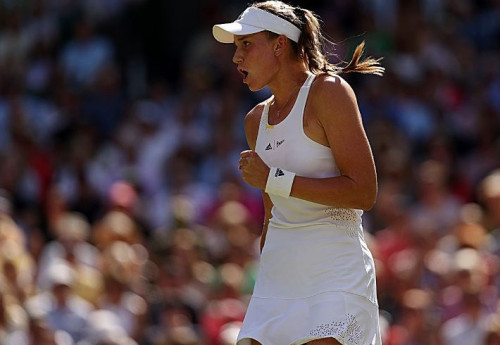 Фотография к новости: Елена Рыбакина стала пятой ракеткой мира