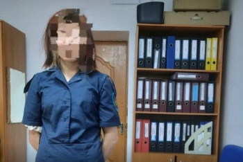 Фотография к новости: Какое наказание получила пьяная девушка в полицейской форме, ударившая ребёнка в Актобе