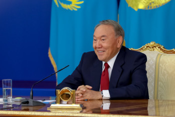 Фотография к новости: Почему за оскорбление Елбасы отменят большие штрафы, объяснили депутаты