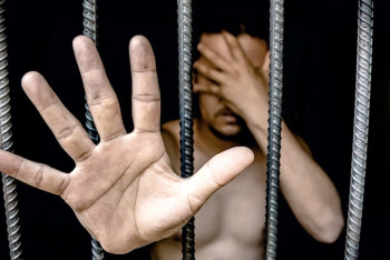 Фотография к новости: "Плохо побрился или забыл имя сотрудников" - полицейский издевался над заключёнными в ВКО и снимал это на камеру