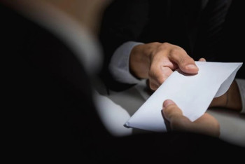 Фотография к новости: Сотрудницу департамента госдоходов Астаны поймали на взятке в 20 млн тенге