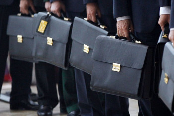 Фотография к новости: Контролировать режим рабочего времени госслужащих будут в стране