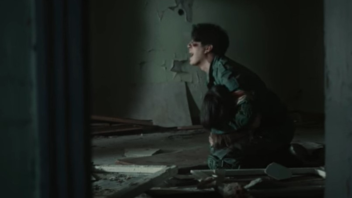  кадр из клипа  "История одного неба"