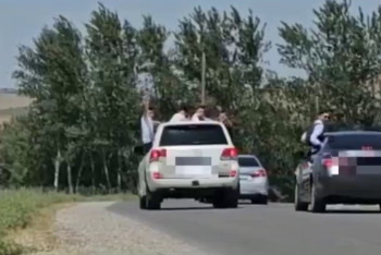 Фотография к новости: Водителей свадебного кортежа оштрафовали в Туркестанской области