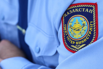 Фотография к новости: Полицейские в Текели выстрелом остановили авто с пьяным водителем