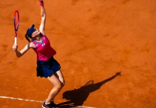 Фотография к новости: Экипировка Елены Рыбакиной вошла в топ на "Ролан Гаррос"