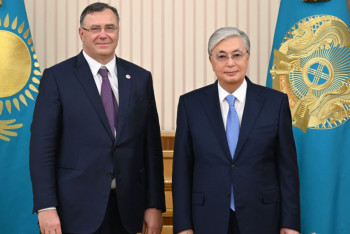 Фотография к новости: Взаимодействие Total Energies с Казахстаном обсудил Токаев с главой компании