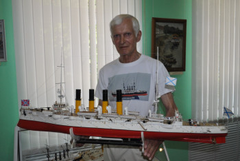 Фотография к новости: Боевые корабли строит житель Петропавловска