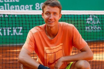 Фотография к новости: Казахстанский теннисист выиграл турнир в Тегеране