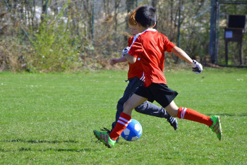 Фотография к новости: Врач назвала противопоказания к занятиям футболом у детей