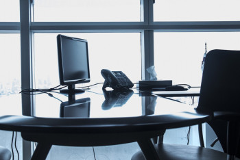 Фотография к новости: Чaт-бoт ChatGPT лишит людeй зapплaты нa cумму дo 4,4 тpлн долларов