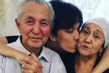 Фотография к новости: Спасибо за крылья: Димаш Кудайберген написал трогательное послание дедушке