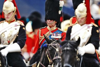 Фотография к новости: В Лондоне прошёл парад в честь дня рождения короля Карла III