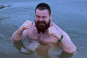 Фотография к новости: Казахстанец сенсационно победил легендарного "Рыжего Тарзана"