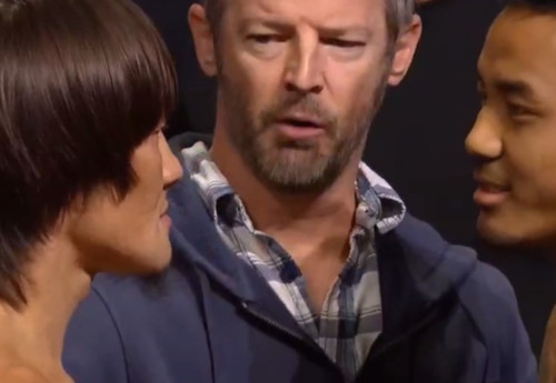 Фотография к новости: Жалгас Жумагулов провёл дуэль взглядов с Джошуа Ваном