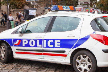 Фотография к новости: Сожжённые авто и магазины: акции протеста продолжаются во Франции