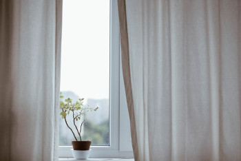 Фотография к новости: Годовалый малыш выпал из окна в Костанае