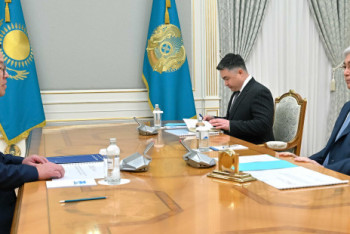 Фотография к новости: Токаев обсудил с Юрием Пя меры по повышению качества оказания медпомощи в Казахстане