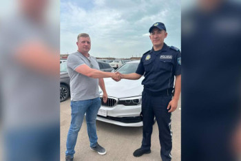 Фотография к новости: Россияне поблагодарили карагандинских полицейских за возвращённое авто