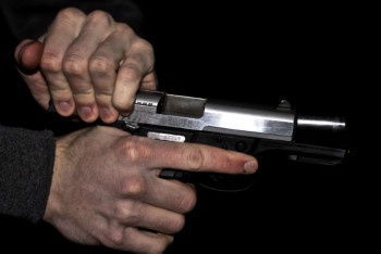 Фотография к новости: Употреблять алкоголь, носить и использовать оружие запретили домашним тиранам в Казахстане